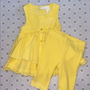 🛍 PRETTY LITTLE GIRLS OUTFIT SIZE 12 MONTHS 🛍